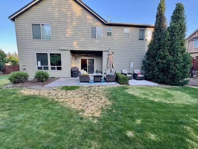 Building Photo - Spacious 3-Bedroom + Bonus Room Home in La...