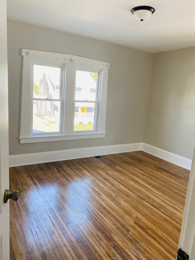 Building Photo - 918 Carpenter St