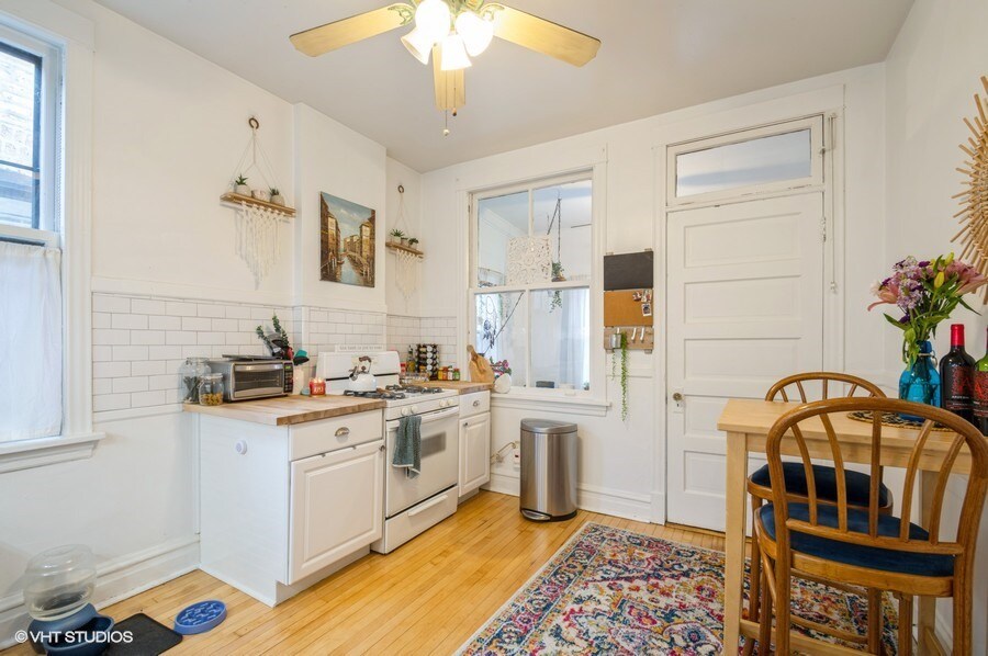 Kitchen - 1233 W Newport Ave