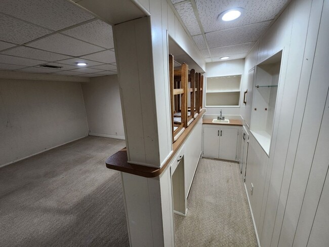 Building Photo - 3 Bedroom 2 Bath House in Rock Island