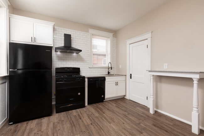 Building Photo - 4914 Loughborough Ave