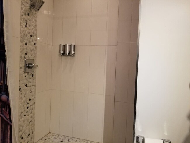 Building Photo - 248 Market St