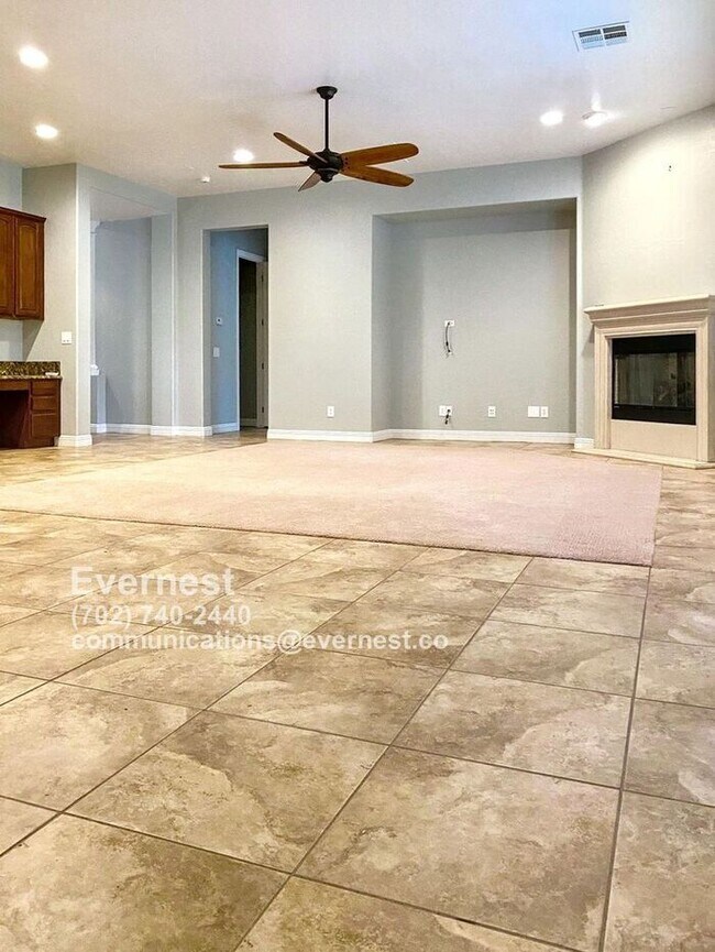 Building Photo - Stunning 5-Bedroom Home with Fireplace and...