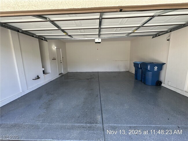 Building Photo - 10632 Peach Creek St