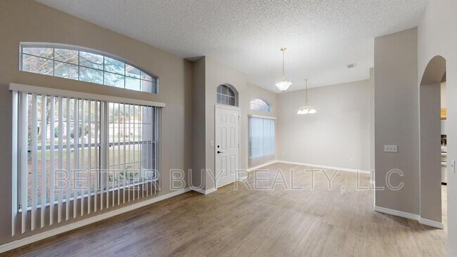 Building Photo - 23 Burning Tree Pl