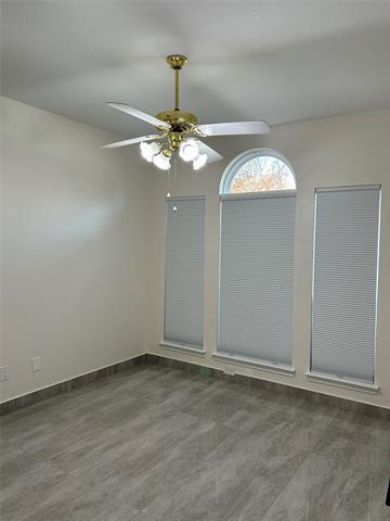 Building Photo - 304 Glen Hollow