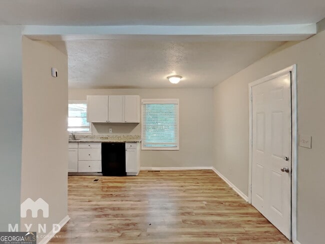 Building Photo - 502 Fairlane Cir NW
