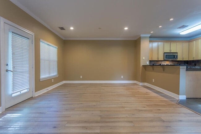 Building Photo - 114 Haven Cir