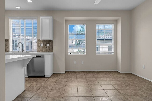 Building Photo - 210 Timberwood