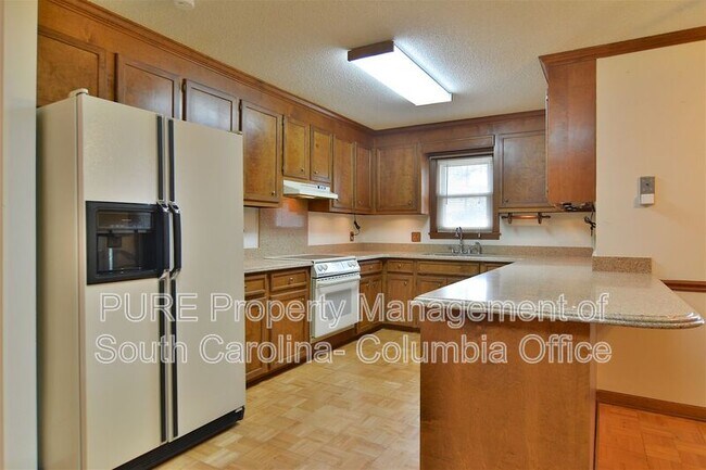 Building Photo - 517 Sparkleberry Ln