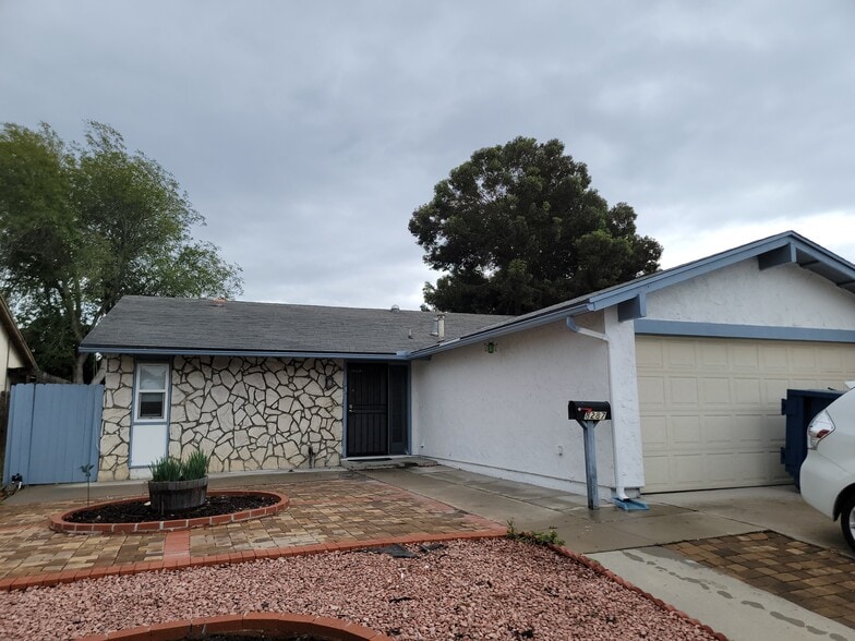 Primary Photo - 8287 Lapiz Drive