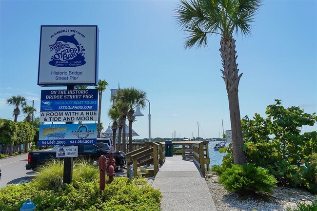 Building Photo - 4216 Plumosa Terrace