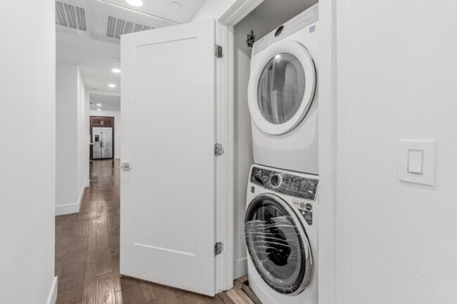 Building Photo - 380 Riesling Ave