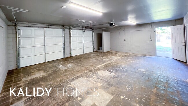 Building Photo - 6626 NW 12th St