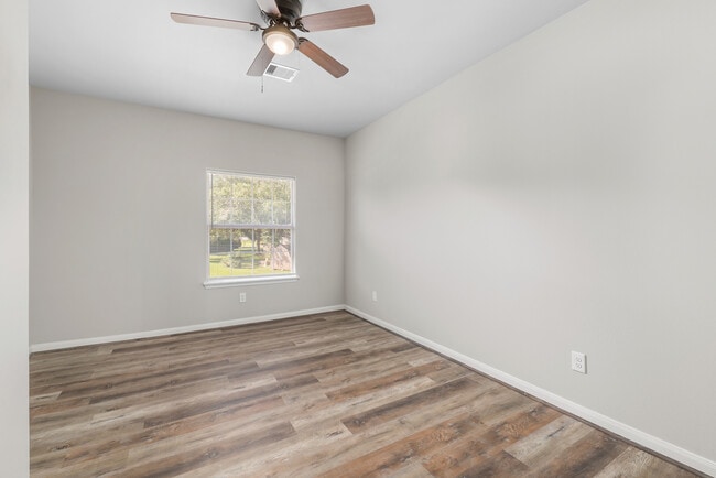 Building Photo - Townhomes on Anita