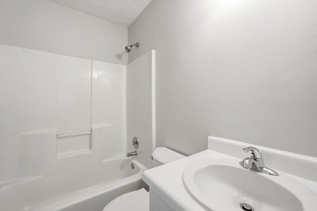 Building Photo - 1442 Parkside Club Dr NW