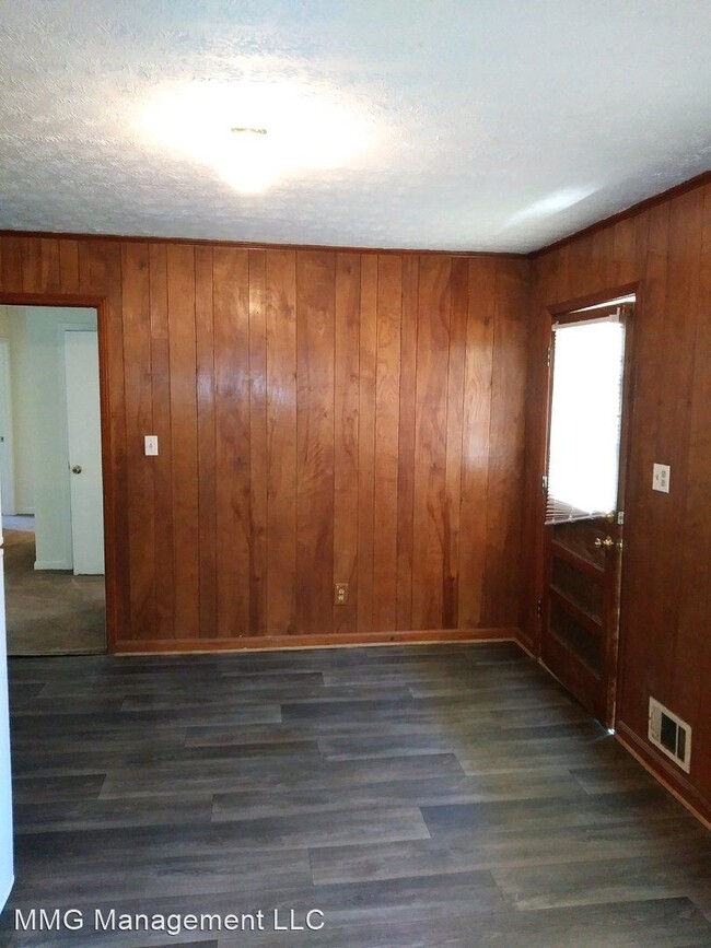 Building Photo - 3 br, 1.5 bath House - 4200 Macedonia Road