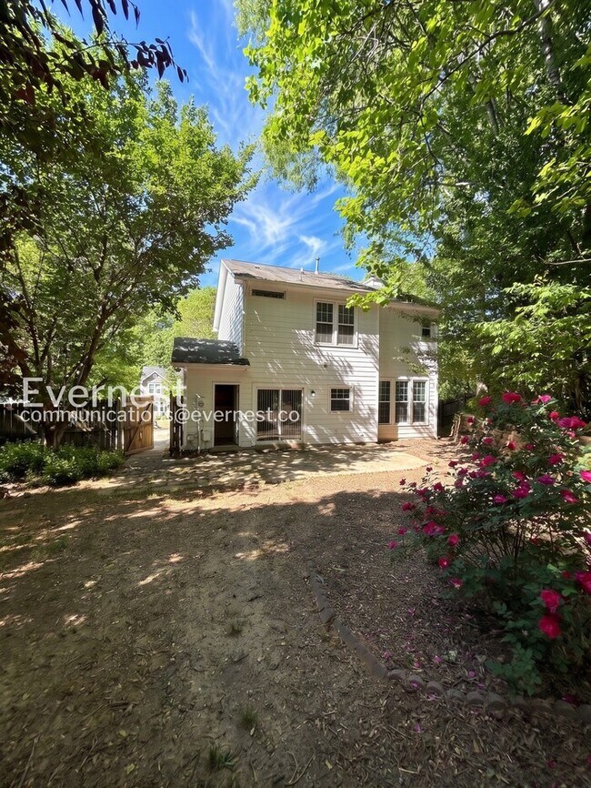 Building Photo - 3312 Northbrook Dr