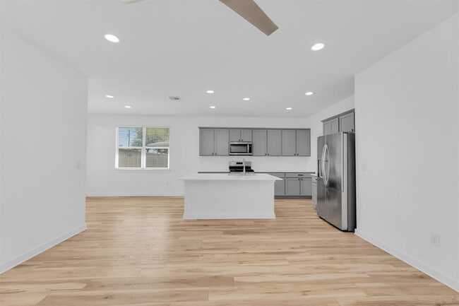 Building Photo - 149 Filifera Ct