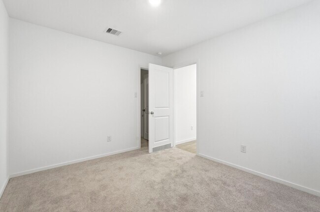 Building Photo - 6639 Orange Daylily Ln