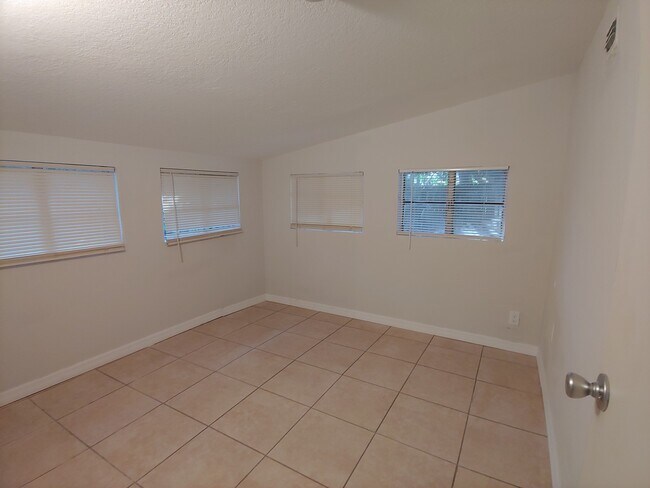 Building Photo - 1314 32nd St