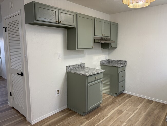 Building Photo - 522 W Highland St