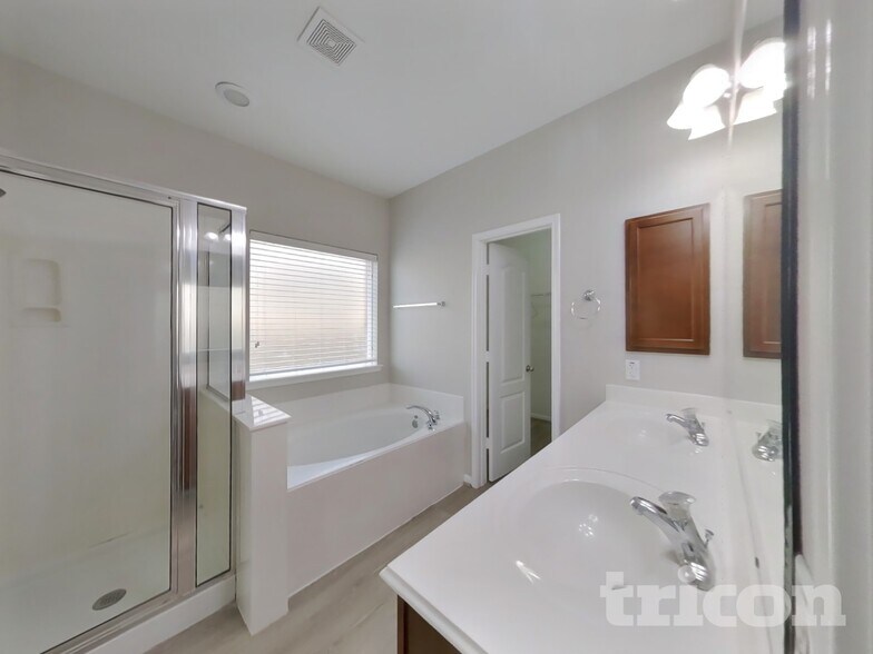 Building Photo - 6106 Carver Pines Dr