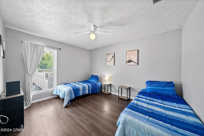 Building Photo - 6322 Sunset Ave