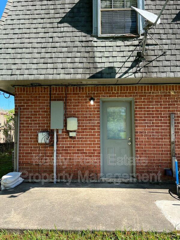 Building Photo - 418 Failla Rd