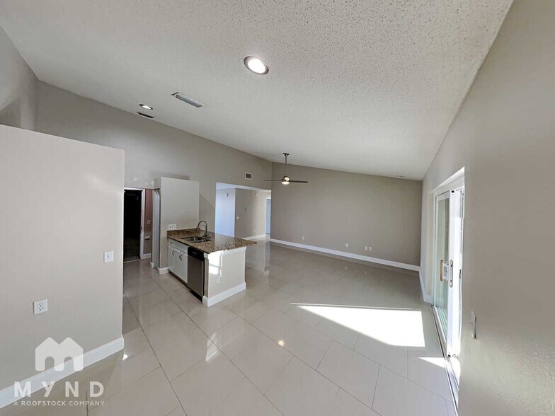 Building Photo - 8310 Clermont St