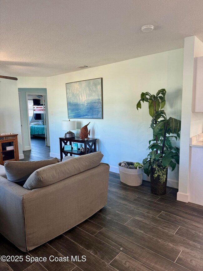 Building Photo - 216 NE 3rd St