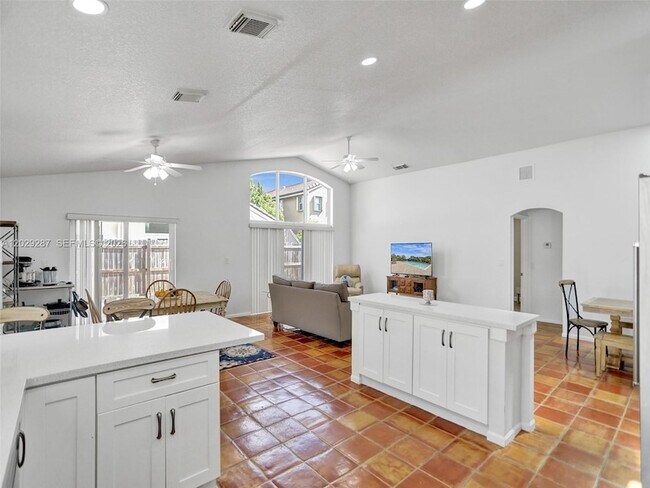 Building Photo - 16541 NW 5th St