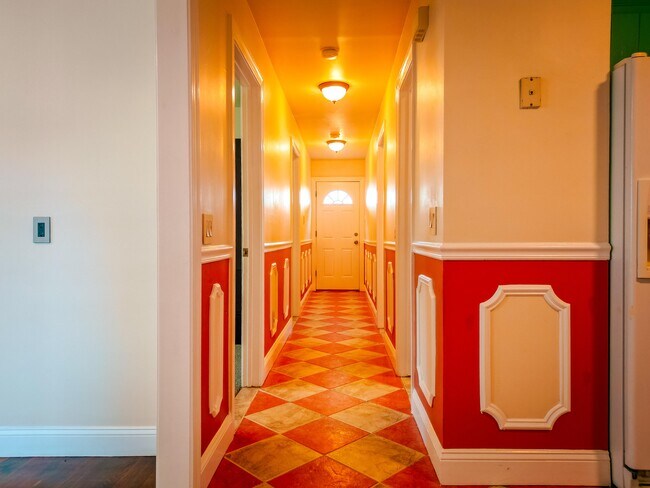 Building Photo - 104 Eastern Way