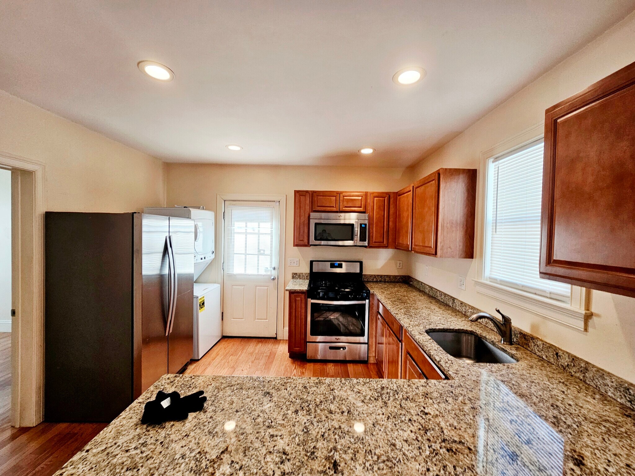 Building Photo - 35 Pratt St