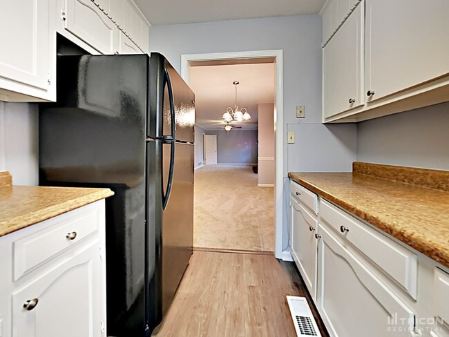 Building Photo - 490 Rocky Creek Dr