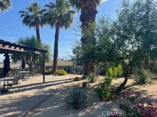 Building Photo - 36957 Melrose Dr