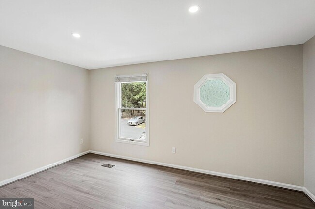 Building Photo - 1594 Poplar Grove Dr