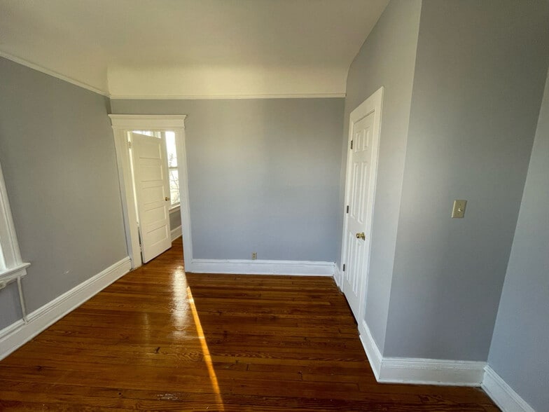 Building Photo - 21 Vail St