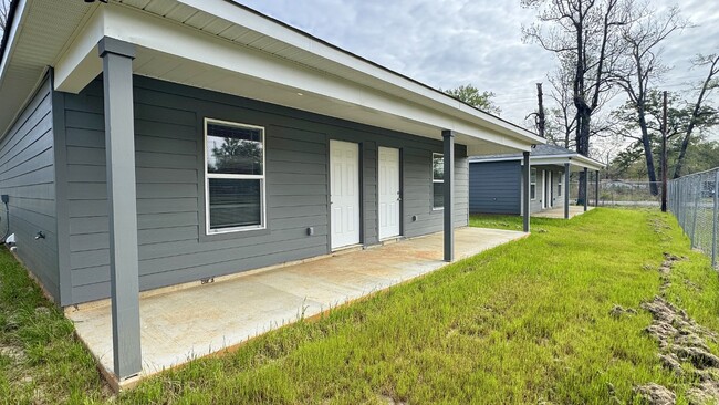 Building Photo - 217 Legado Ln