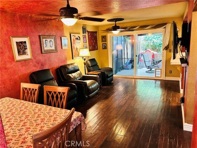 Building Photo - 1908 E Calico Dr