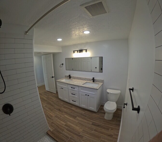 Building Photo - 2906 S 1550 W