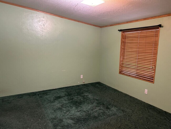 Building Photo - 52405 Antler Ln