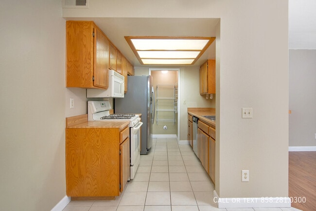 Building Photo - 9322 Twin Trails Dr