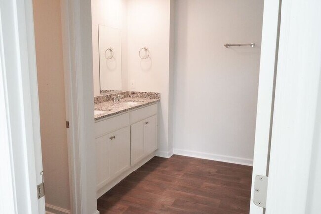 Building Photo - 491 Coconut Dr