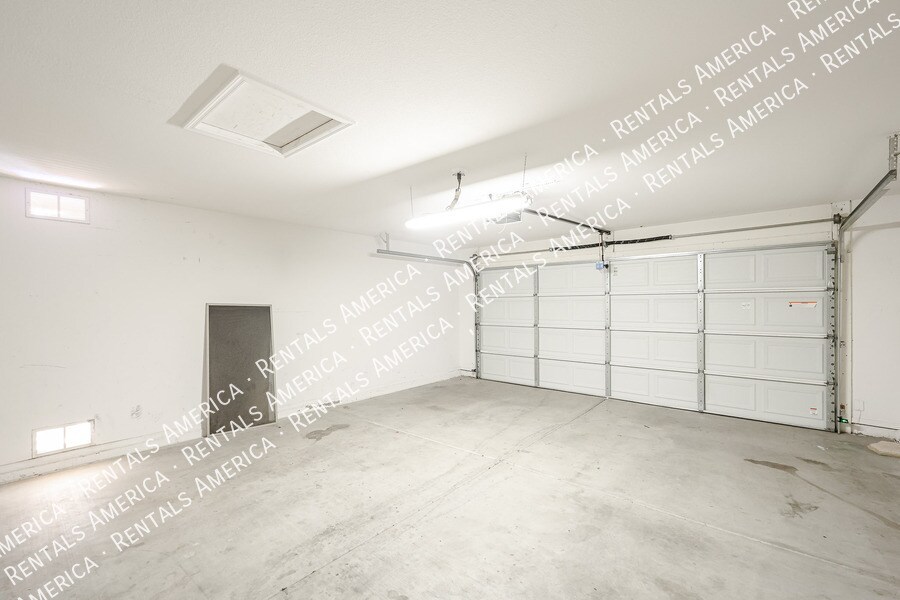 Building Photo - 1623 E Wildhorse Pl