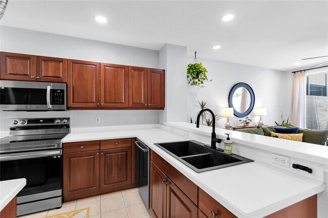 Building Photo - 5617 Whitehead St