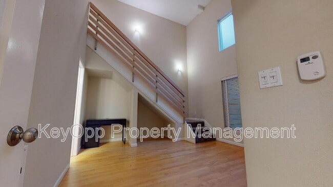 Building Photo - 2332 Taraval St