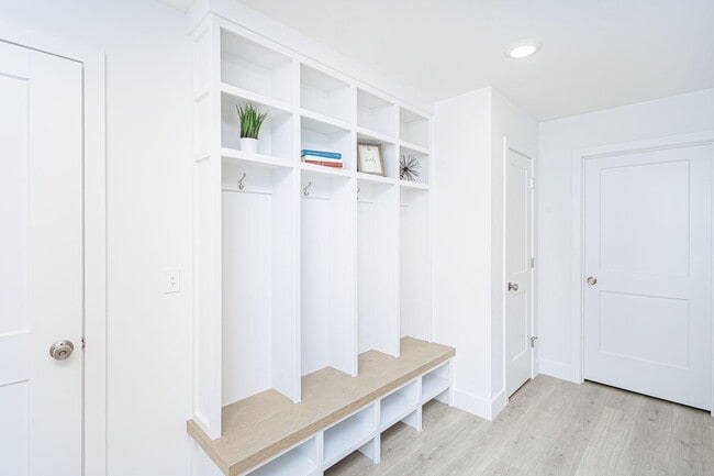 Building Photo - 4600 Chambers Bay Dr