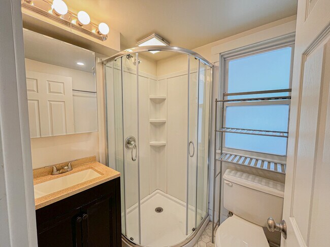 Building Photo - 50 State St