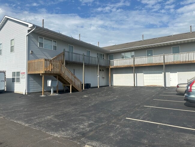 Primary Photo - 432 Wyman St